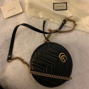 Gucci Marmont Mini Round in Black